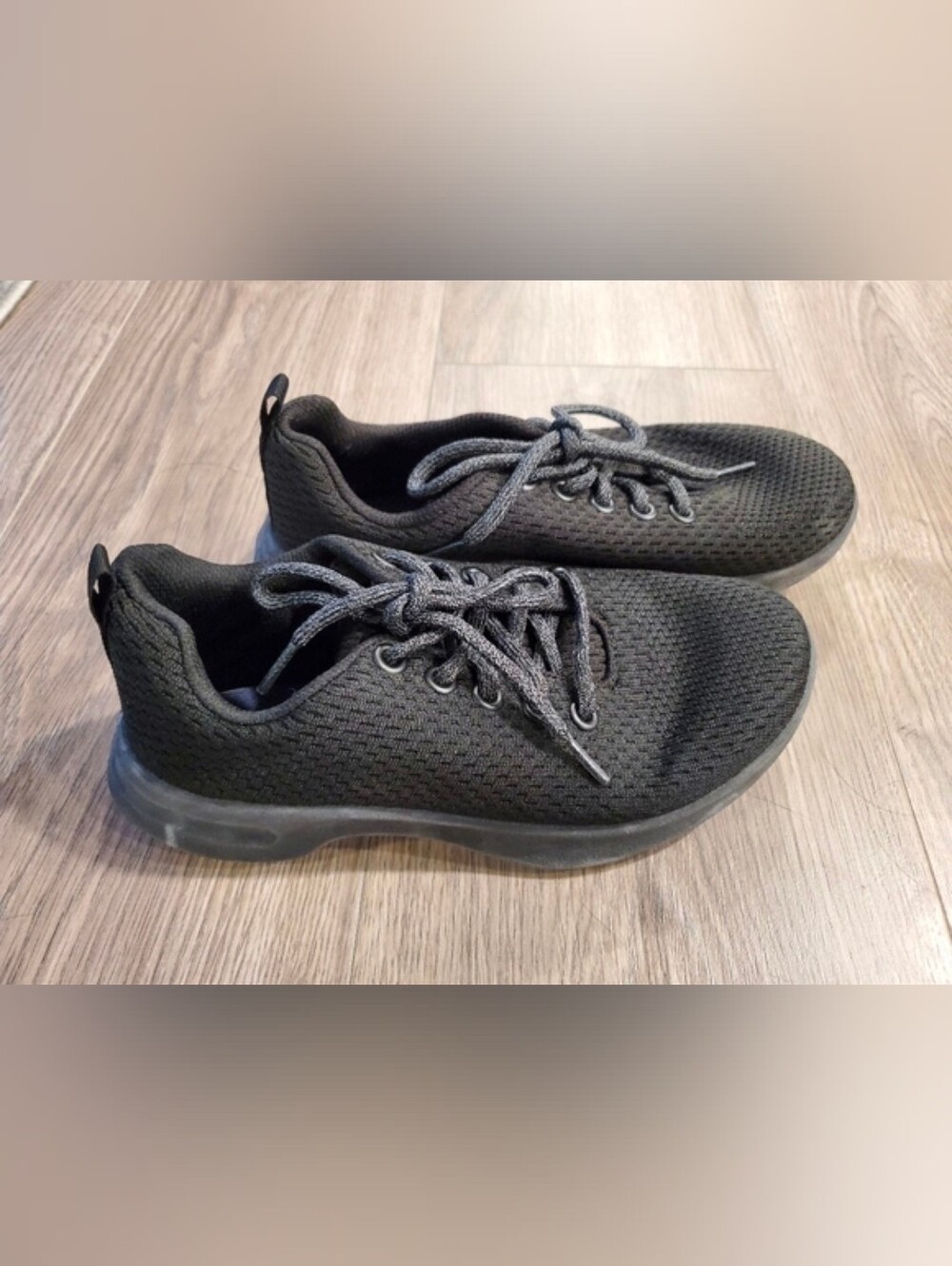 Work Shoes - Picture 2 of 3